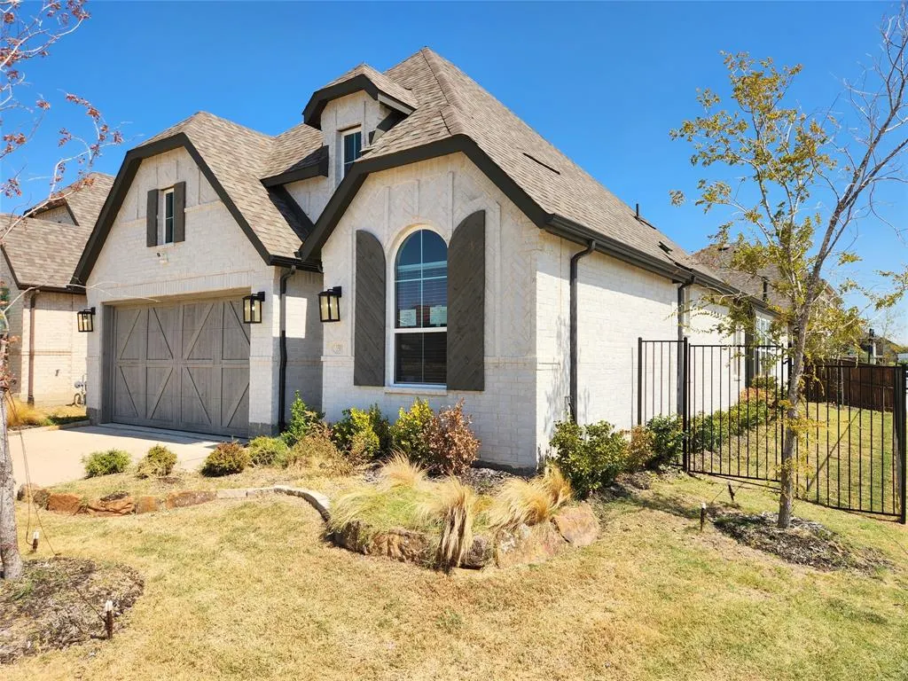 1501 Waxwing Place
