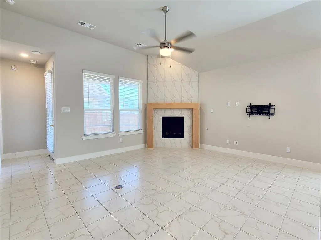 1501 Waxwing Place