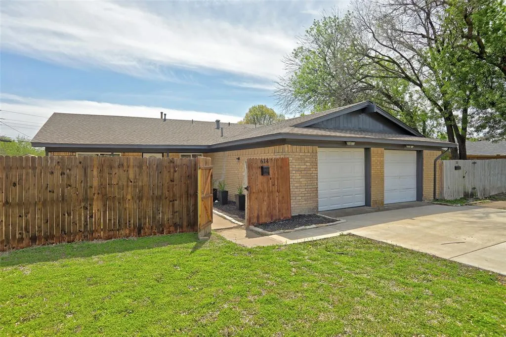 612 Royal Crest Drive