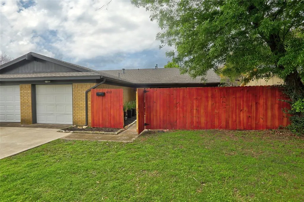 612 Royal Crest Drive