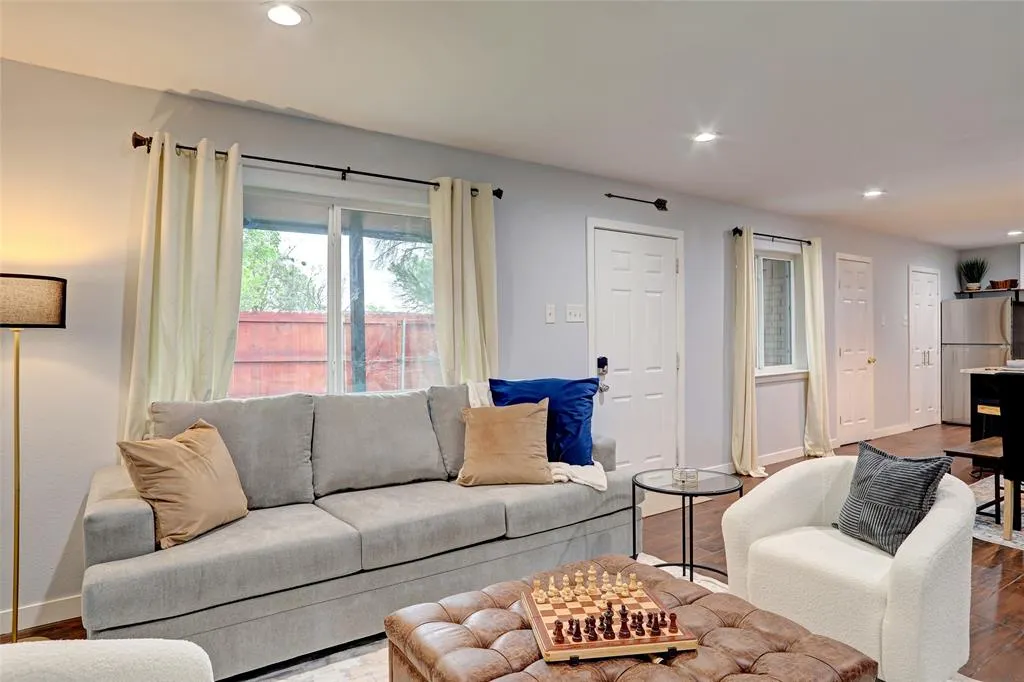 612 Royal Crest Drive