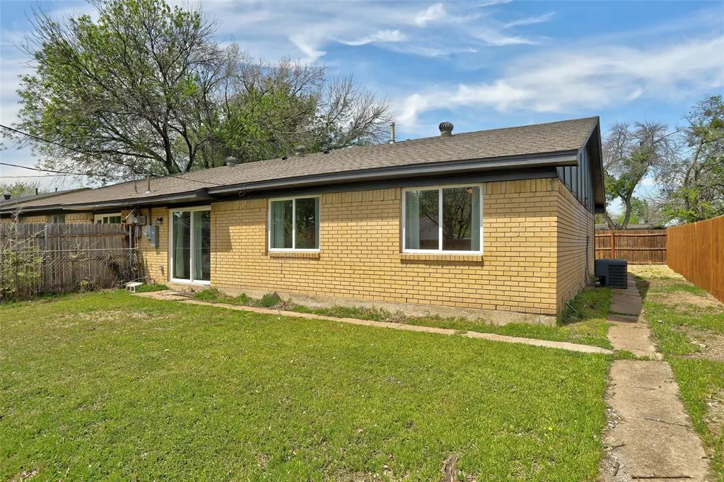 612 Royal Crest Drive
