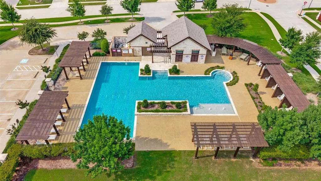 2144 Nassau Drive