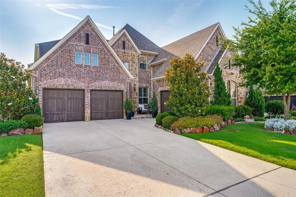 2144 Nassau Drive