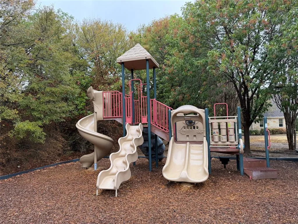 1716 Lake Wood Trail
