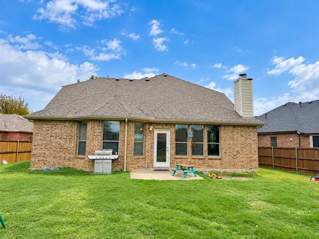1716 Lake Wood Trail