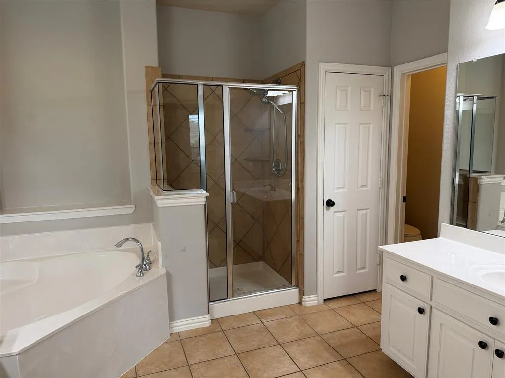 1716 Lake Wood Trail