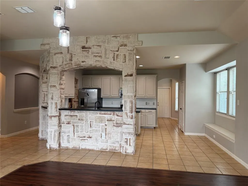 1716 Lake Wood Trail