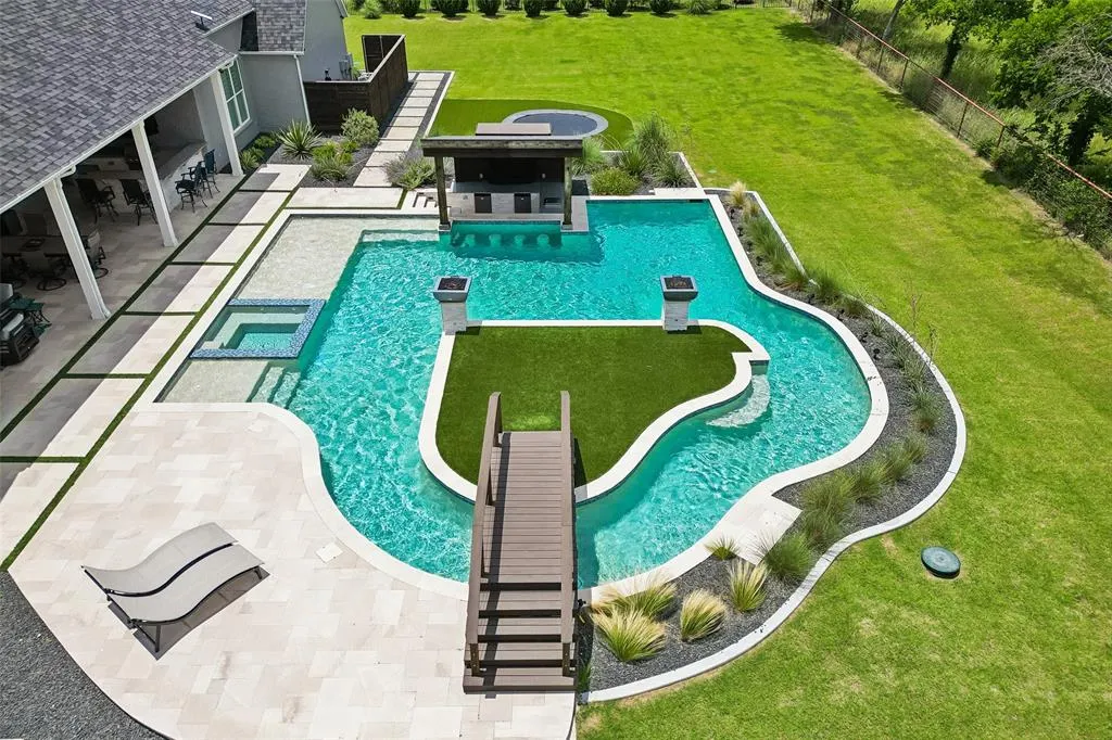 1820 Bobcat Trail