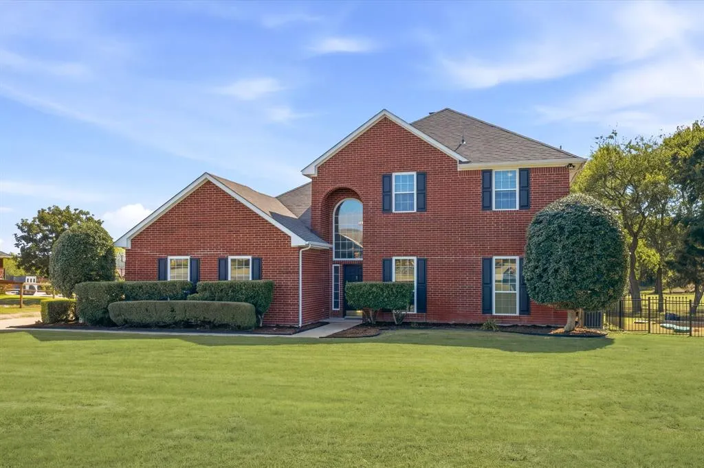 1915 Thornberry Drive