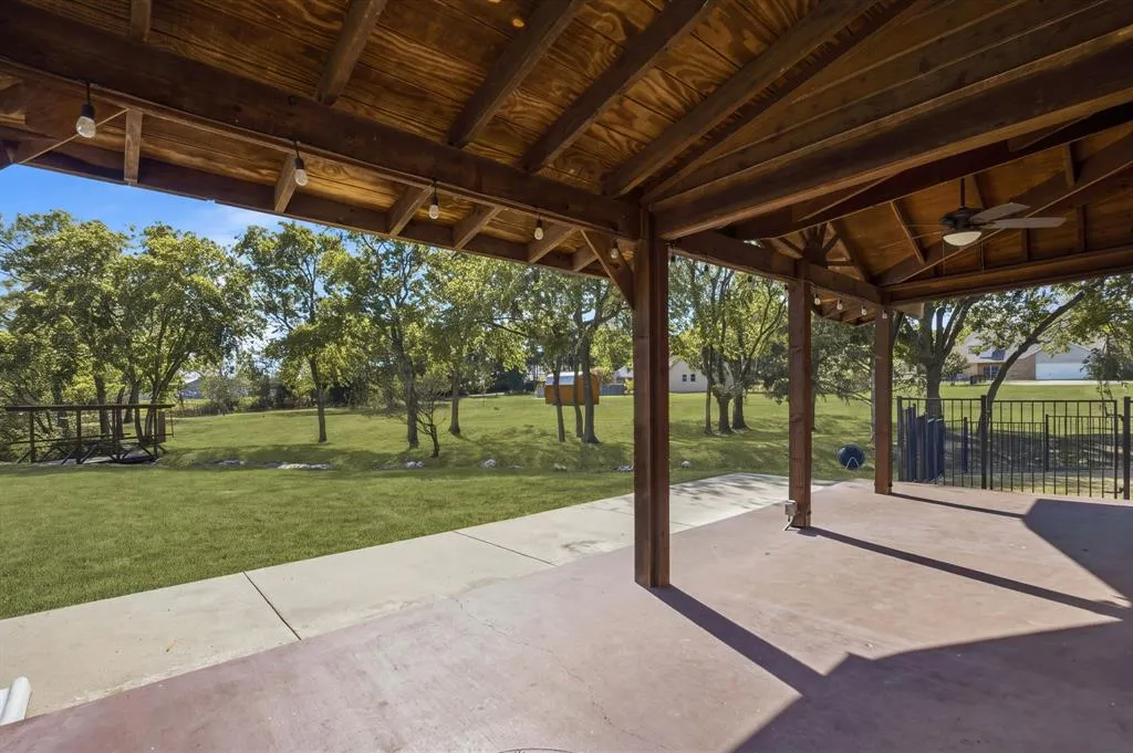 1915 Thornberry Drive
