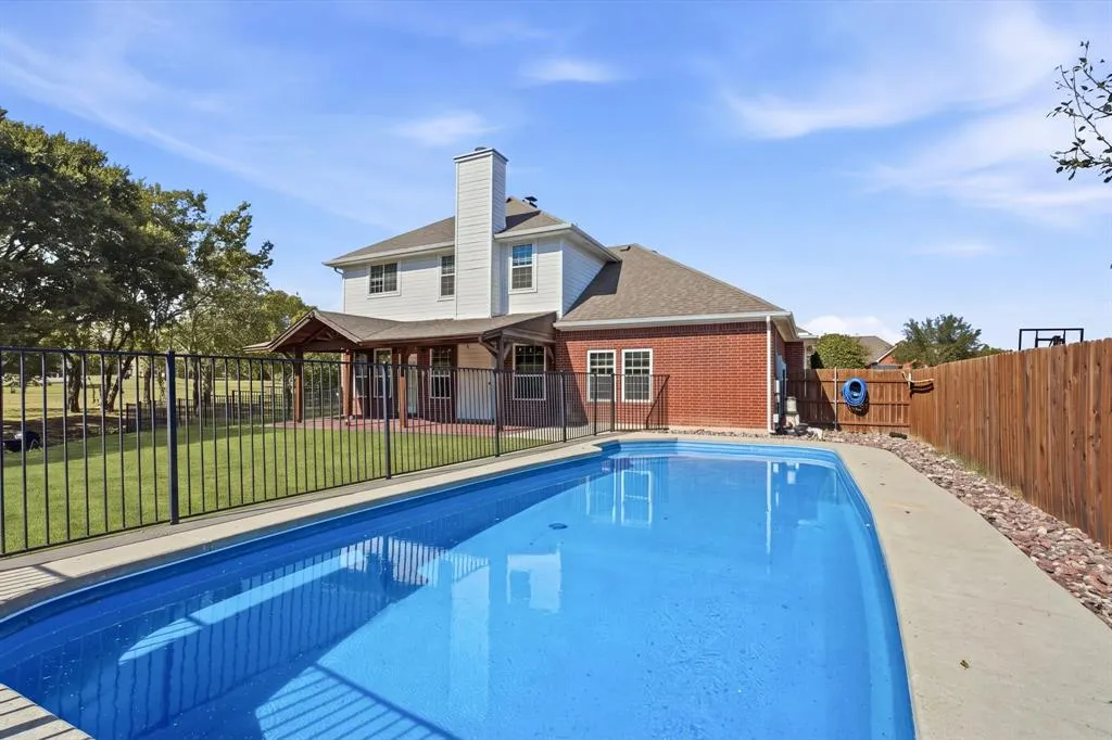 1915 Thornberry Drive