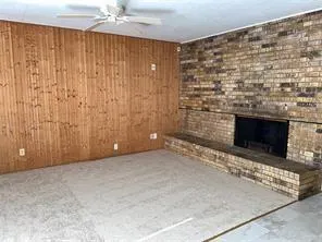 908 Cross Bend Road