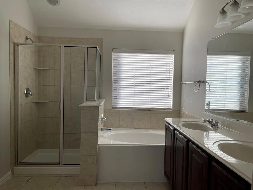 5709 Centeridge Lane