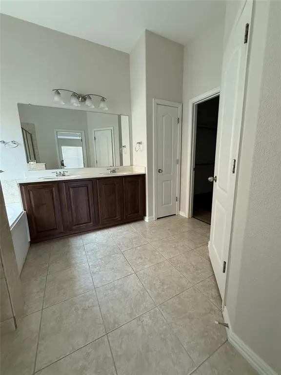 5709 Centeridge Lane
