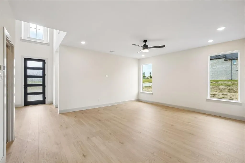 4816 Tenkara Lane
