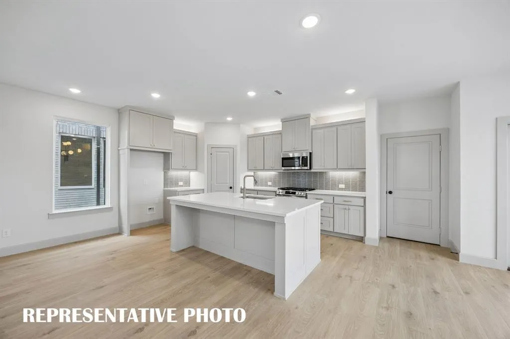 4816 Tenkara Lane