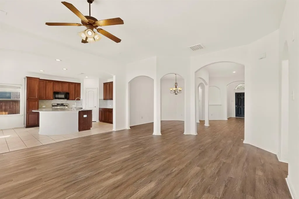 14908 Riverside Drive