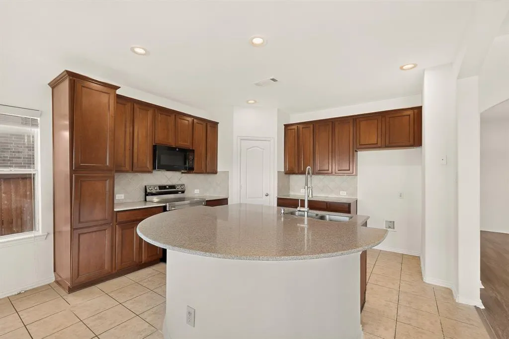 14908 Riverside Drive