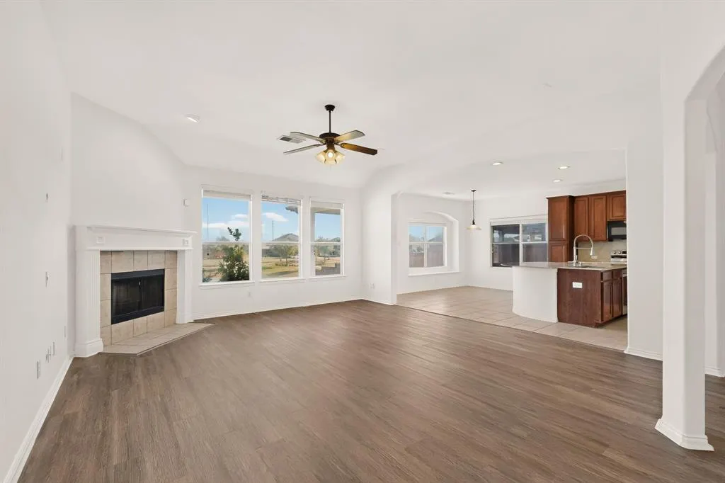 14908 Riverside Drive