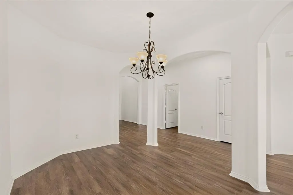 14908 Riverside Drive