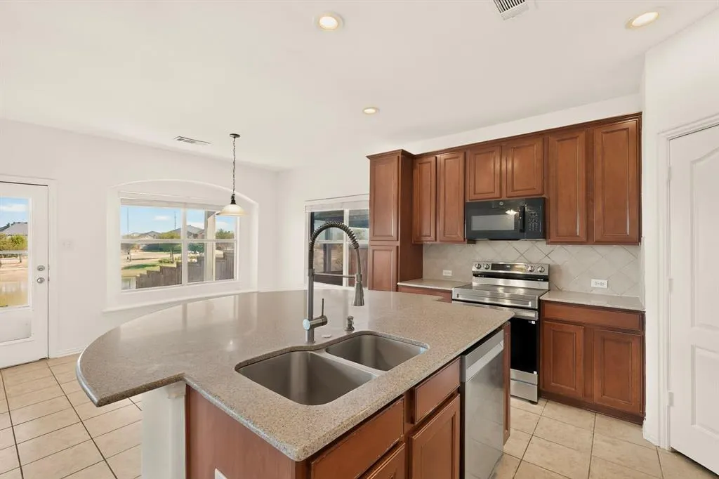 14908 Riverside Drive