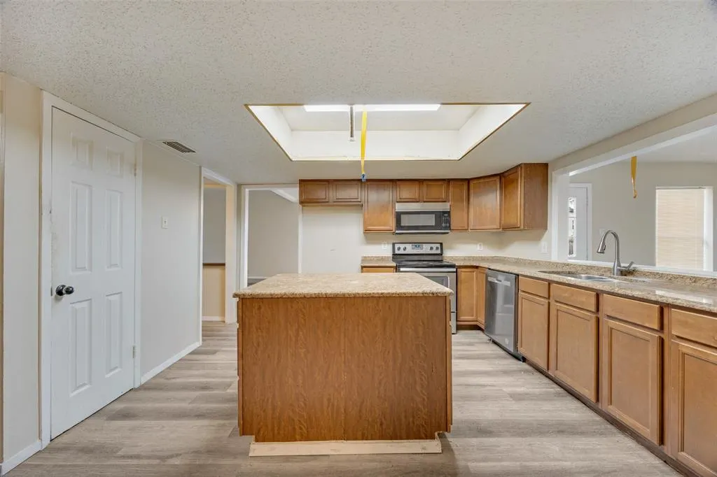 1601 Wendy Way