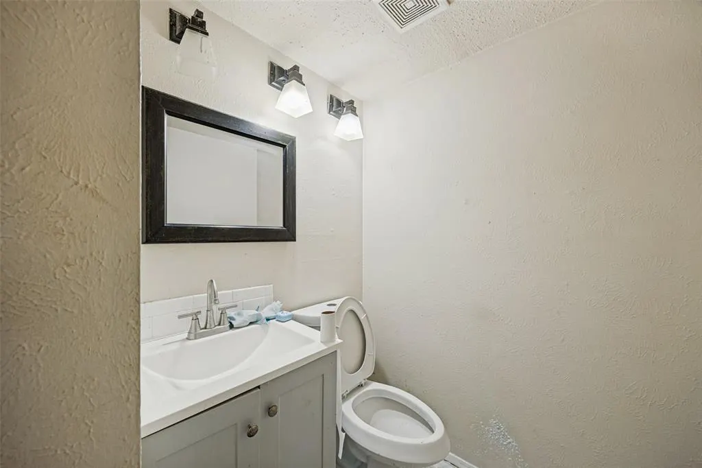 1601 Wendy Way