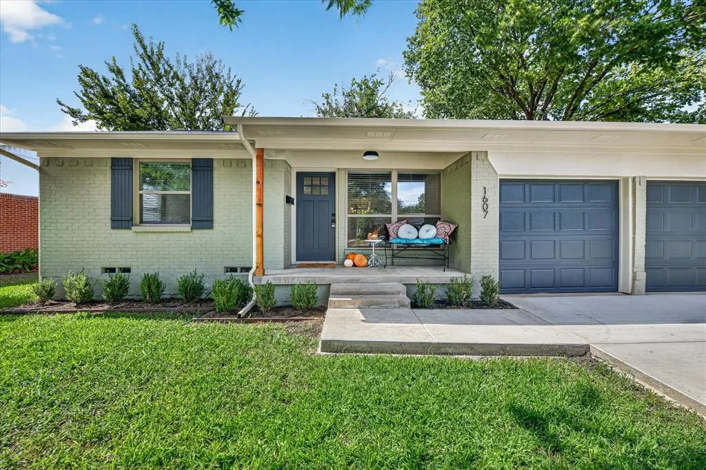 1607 Nantucket Drive