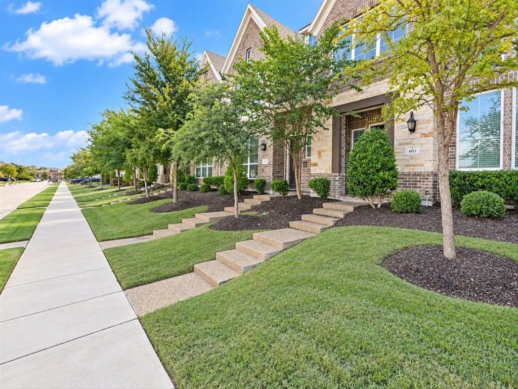 4909 Shore Crest Drive