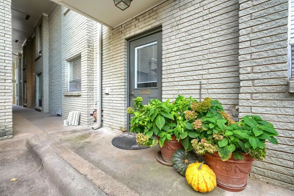6349 Diamond Head Circle #6349D