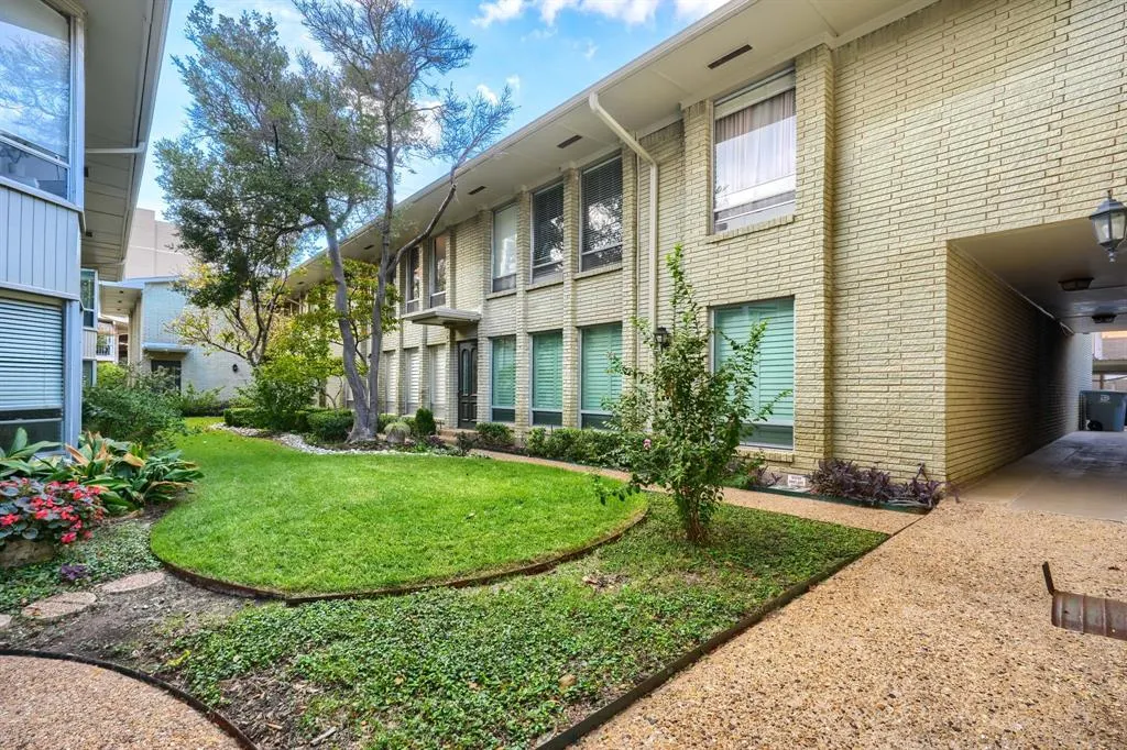 6349 Diamond Head Circle #6349D