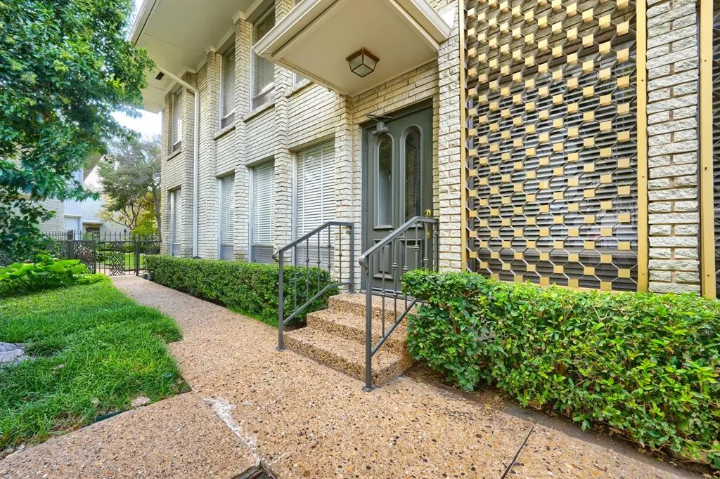 6349 Diamond Head Circle #6349D
