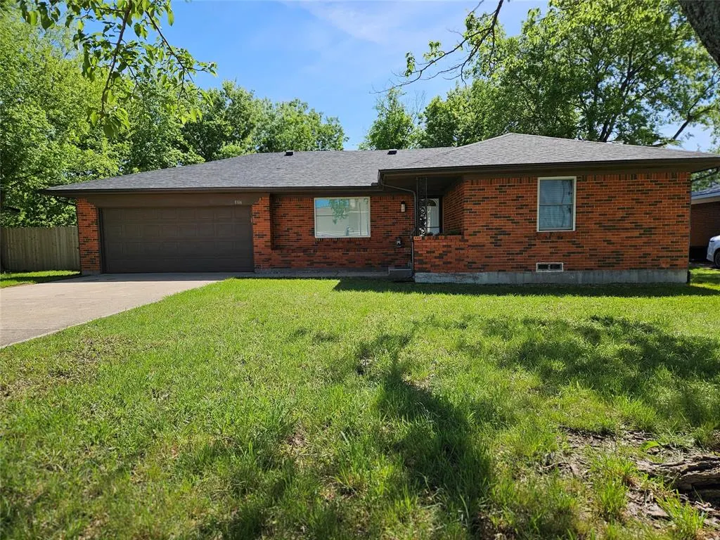 1306 N Powell Parkway