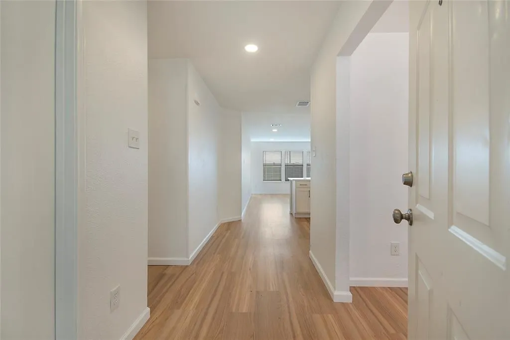 1618 Pin Oak Trail