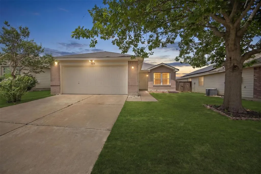 1618 Pin Oak Trail
