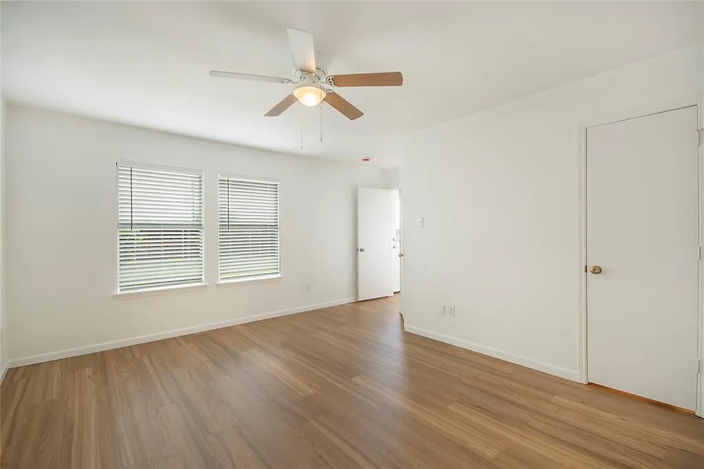 1618 Pin Oak Trail