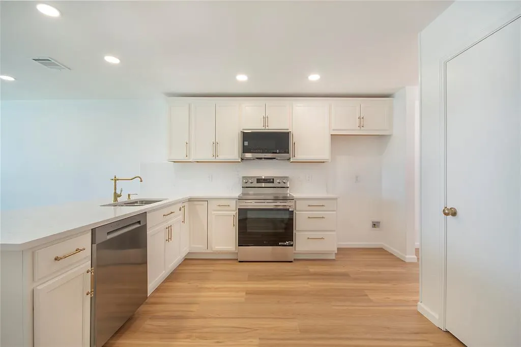 1618 Pin Oak Trail