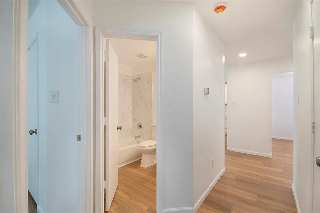 1618 Pin Oak Trail