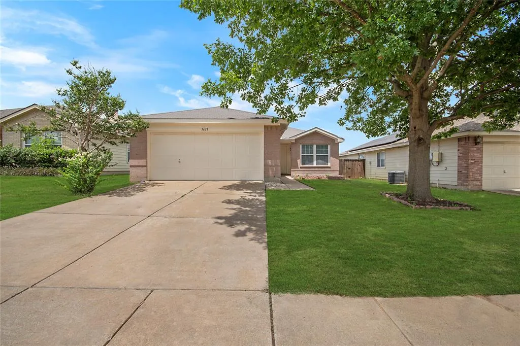 1618 Pin Oak Trail