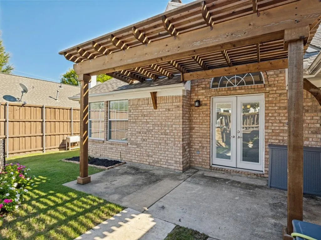 741 Lauren Way