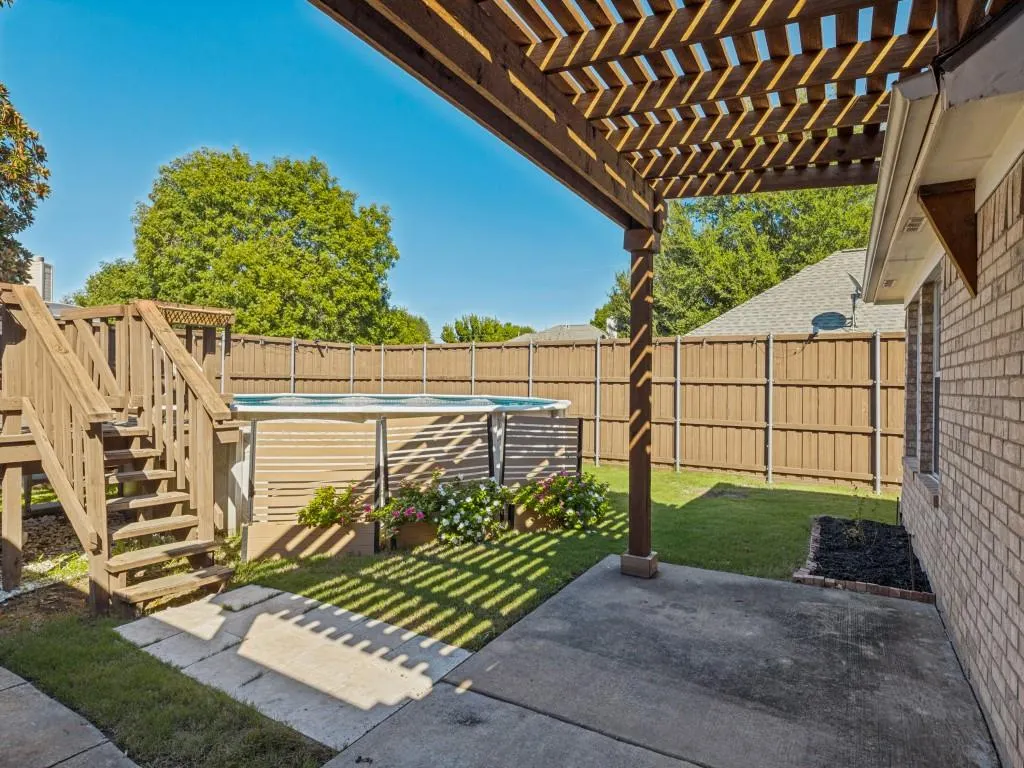 741 Lauren Way