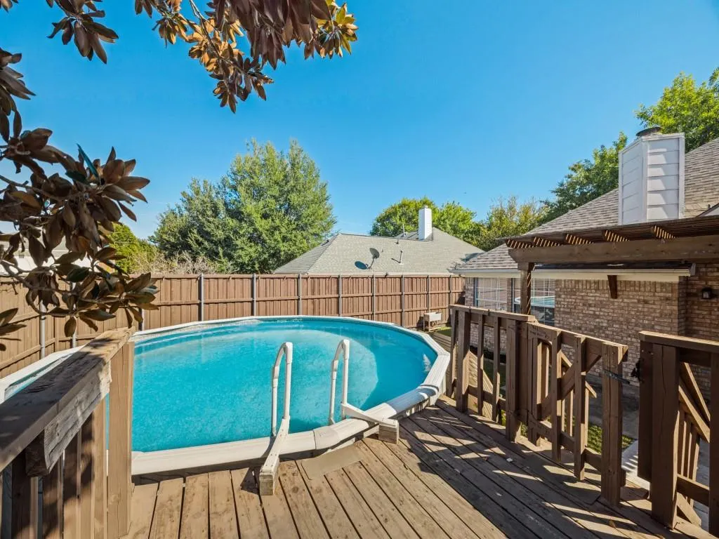741 Lauren Way