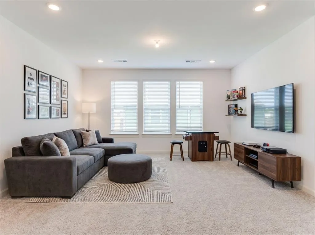 6904 Crystal Springs Drive