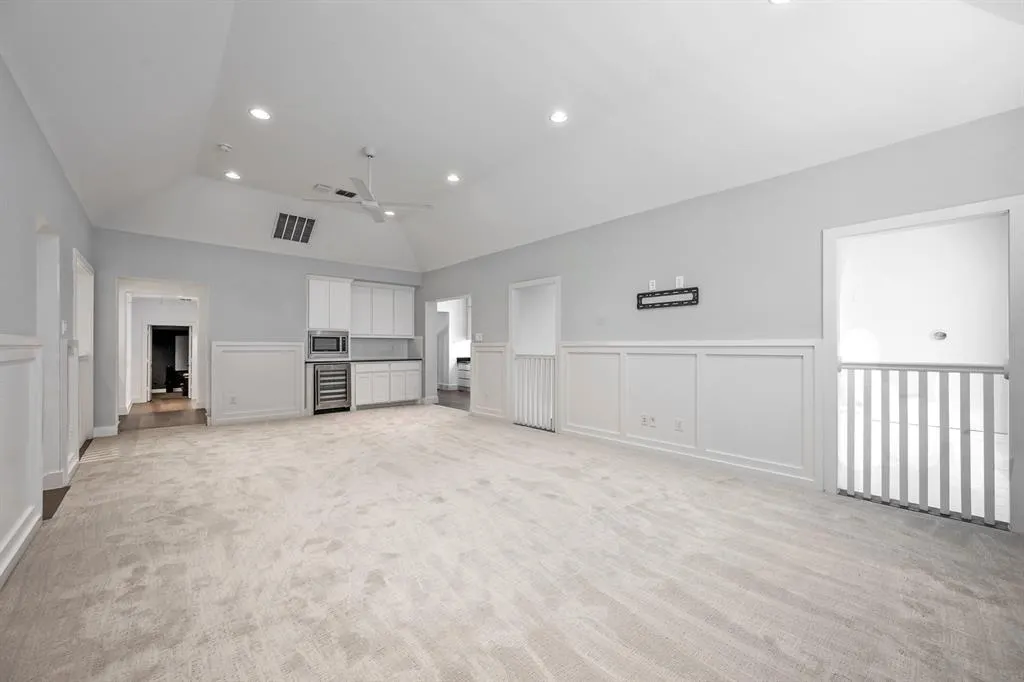 4431 Woodbine Lane
