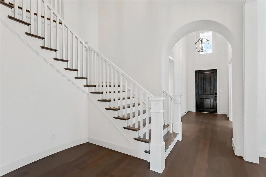 4431 Woodbine Lane