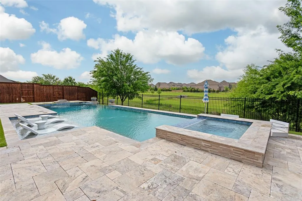 4431 Woodbine Lane