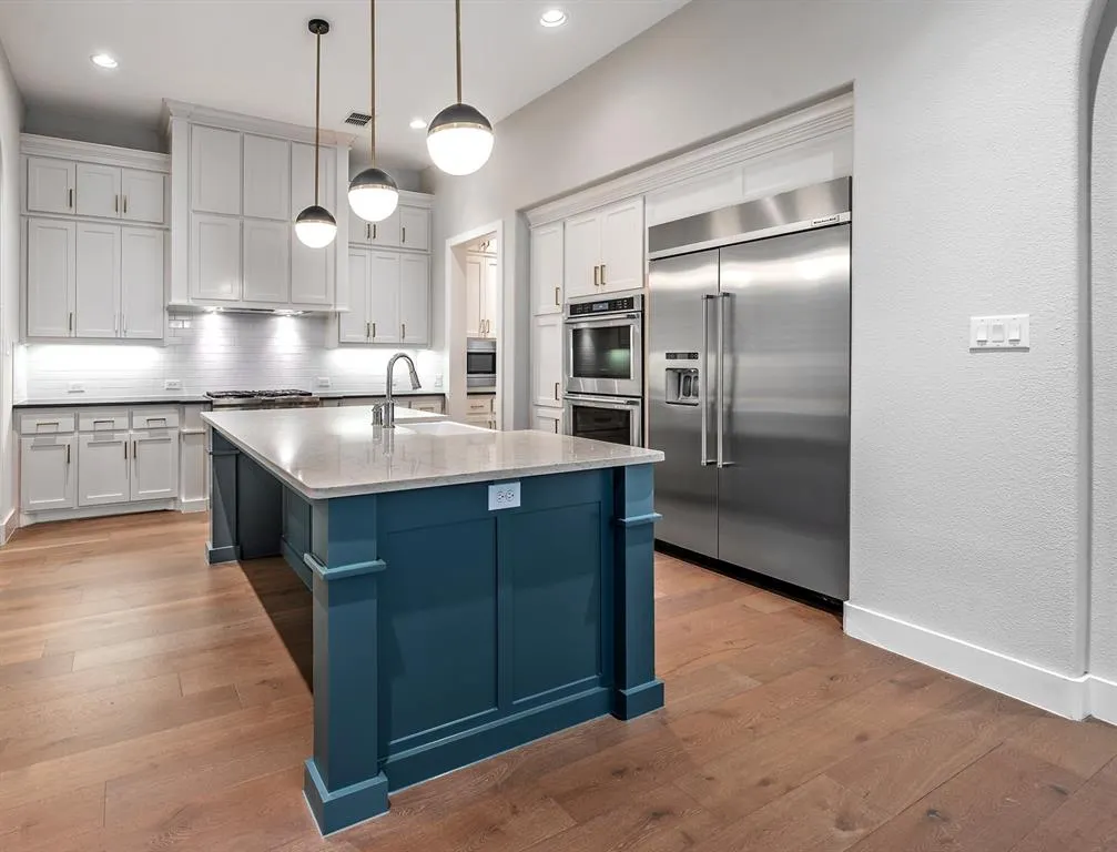 4431 Woodbine Lane