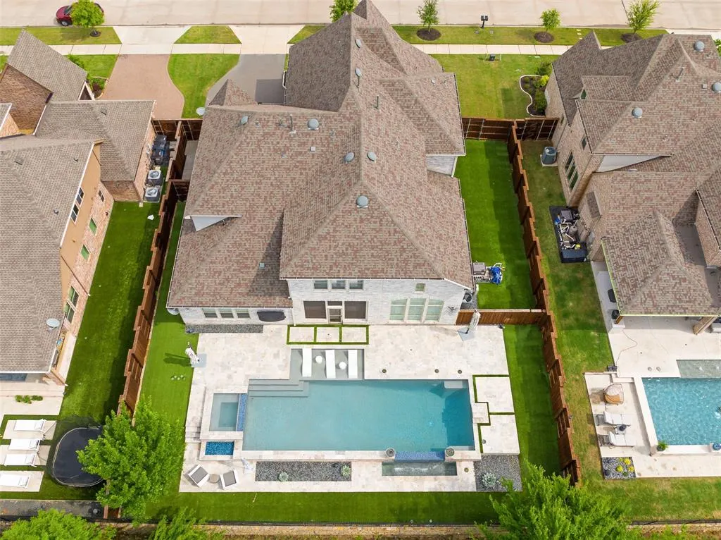 4431 Woodbine Lane