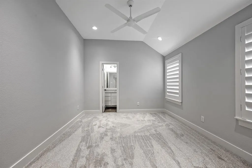 4431 Woodbine Lane